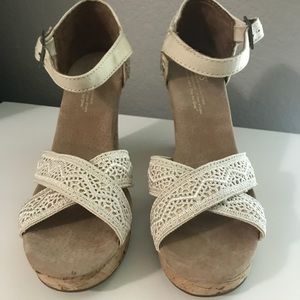 Toms lace wedges nwot